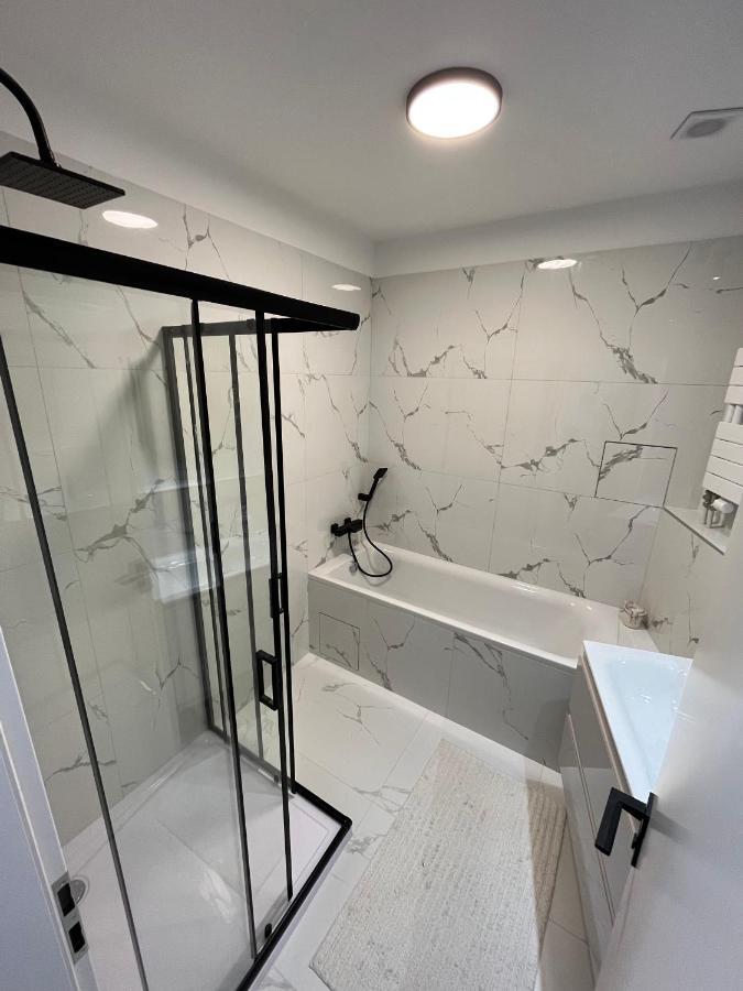 Sundeck City Centre Apartment Братислава Екстер'єр фото