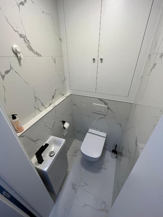 Sundeck City Centre Apartment Братислава Екстер'єр фото
