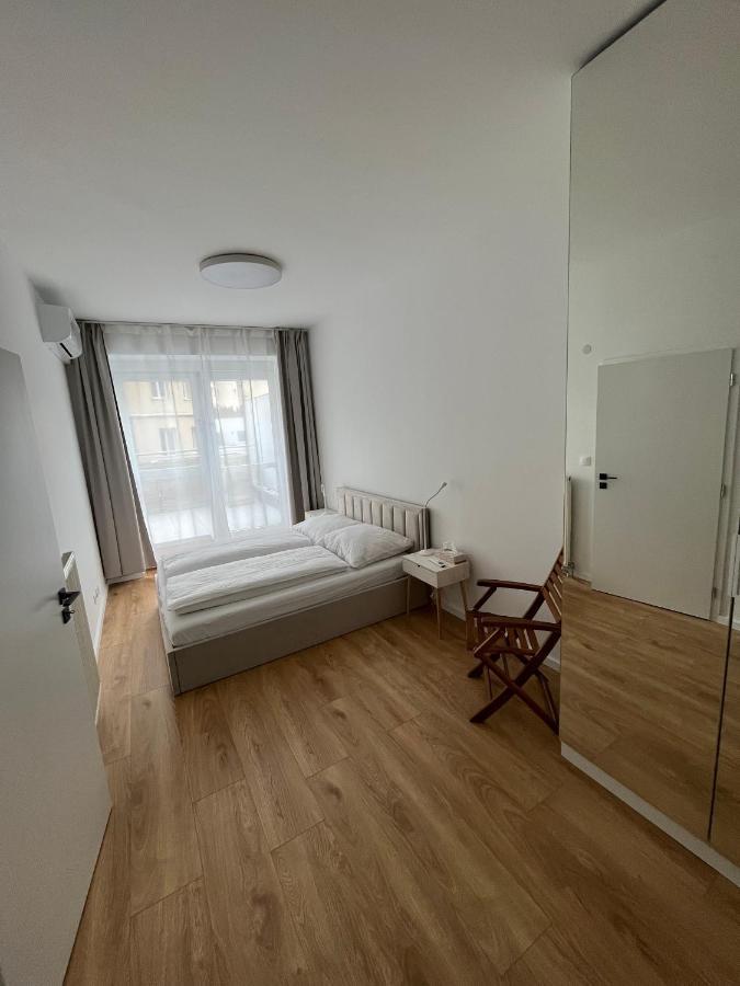 Sundeck City Centre Apartment Братислава Екстер'єр фото